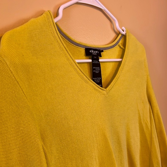 XS Olsen Woman Sweater VNeck Pullover Solid Basic Side Slits High-Low 3/4 Sleeve - Picture 10 of 15